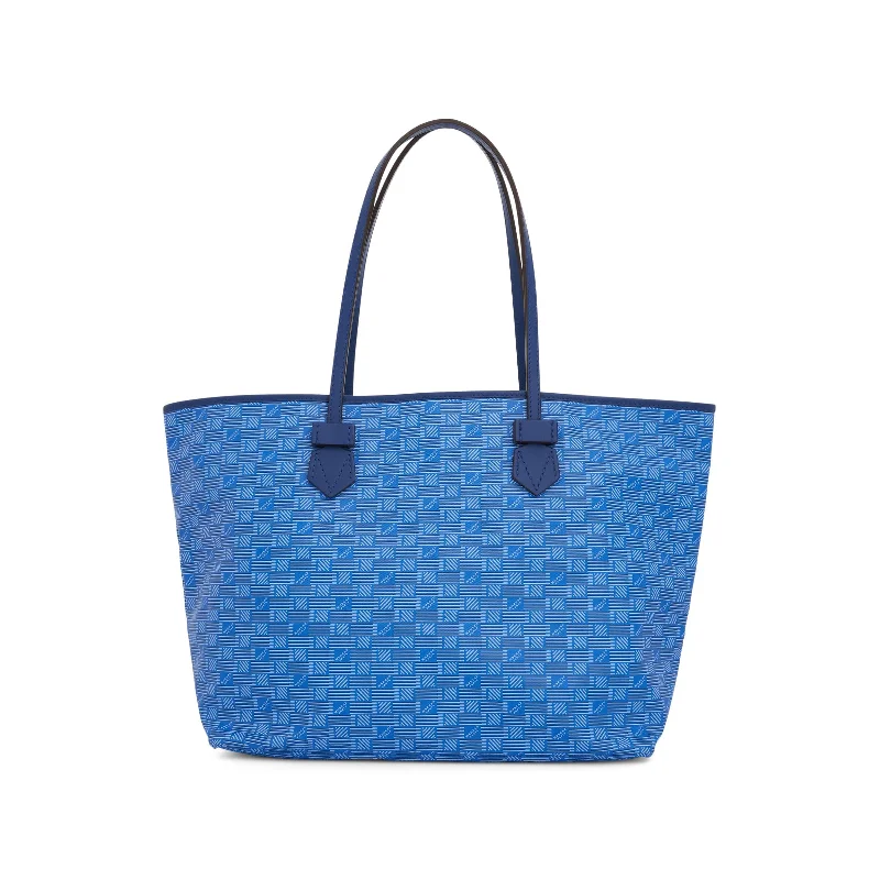 women's handbag with distinctive style -Saint Tropez Tote GM in Blue