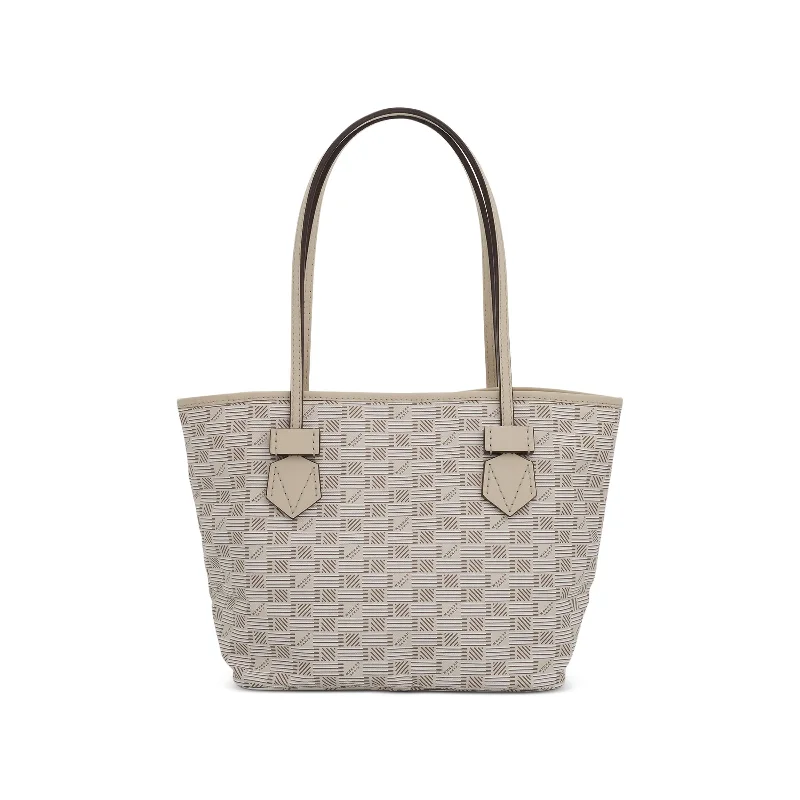 women's handbag with bold, contrasting trim -Saint Tropez Tote PM in Champagne