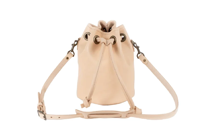 women's bucket bag with versatile design -LEATHER BUCKET BAG - MEDIUM - NATURAL VEG TAN