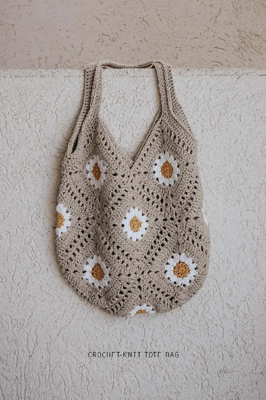 women's tote bag with statement hardware -Hand crochet-knit tote bag (beige)