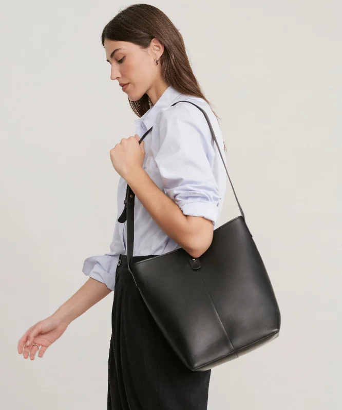 women's bucket bag with effortlessly chic appeal -Leather Bucket Bag